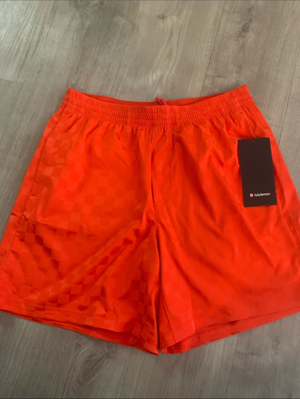Men’s Lululemon Athletica Men's Athletic Shorts-Checkerboard Satin Gym Short 7”